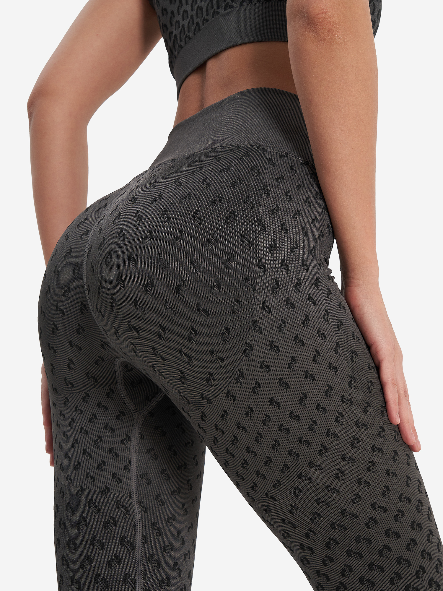 Легинсы женские HighFlow Yoga Seamless Gfx Серый 2299₽