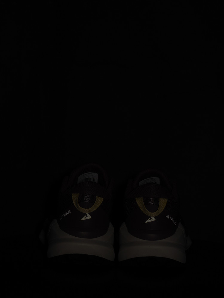 Кроссовки женские - фото 10